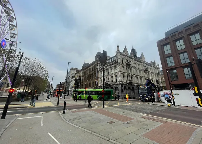 With Parking Available * 리즈